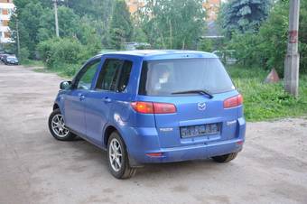 2002 Mazda Demio Photos