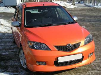 2002 Mazda Demio Images