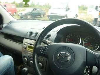 2002 Mazda Demio Photos