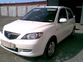 2002 Mazda Demio Pictures