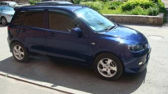 2002 Mazda Demio Pics