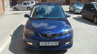 2002 Mazda Demio Pictures