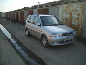 2002 Mazda Demio Photos