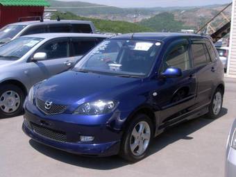 2002 Mazda Demio Photos