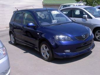 2002 Mazda Demio Pictures