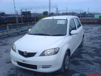 2002 Mazda Demio Pictures