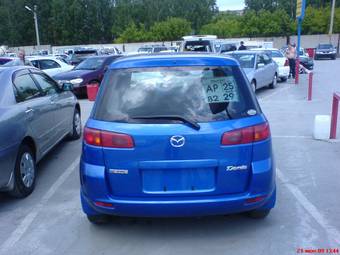 2002 Mazda Demio Photos