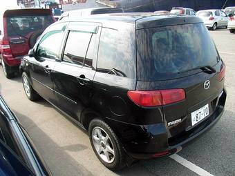 2002 Mazda Demio Photos