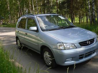 2002 Mazda Demio Pictures