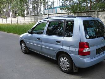 2002 Mazda Demio Photos