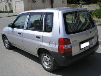 2002 Mazda Demio Photos