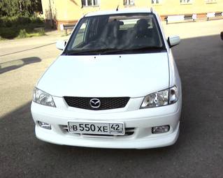 2002 Mazda Demio Photos