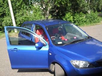 2002 Mazda Demio Photos