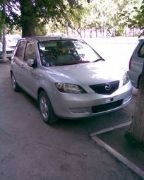 2002 Mazda Demio Photos