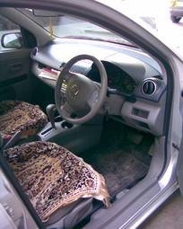 2002 Mazda Demio Pictures