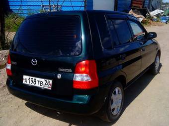 2002 Mazda Demio Pictures