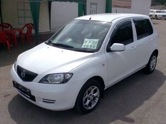 2002 Mazda Demio Pics