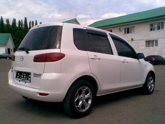 2002 Mazda Demio Photos