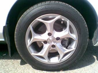 2002 Mazda Demio Images