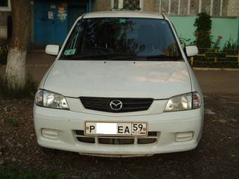 2002 Mazda Demio Photos