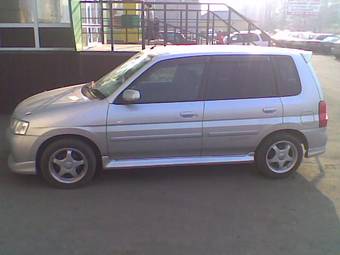 2002 Mazda Demio Pictures