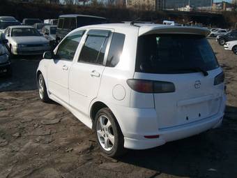 2002 Mazda Demio Pictures