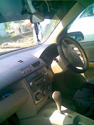 2002 Mazda Demio Pictures