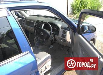 2002 Mazda Demio Photos