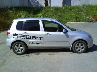 2002 Mazda Demio Pictures