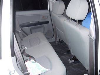 2002 Mazda Demio Images