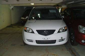 2002 Mazda Demio Pics