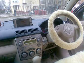 2002 Mazda Demio Pictures