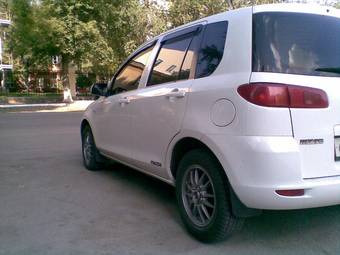 2002 Mazda Demio Pictures