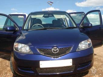 2002 Mazda Demio Pictures