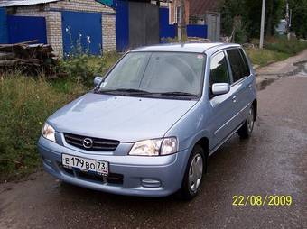 2002 Mazda Demio Photos