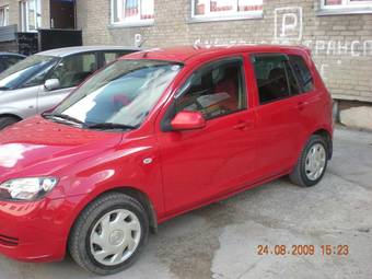 2002 Mazda Demio Pictures