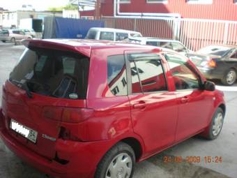 2002 Mazda Demio Photos