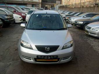 2002 Mazda Demio Pictures