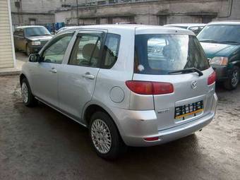 2002 Mazda Demio Pictures
