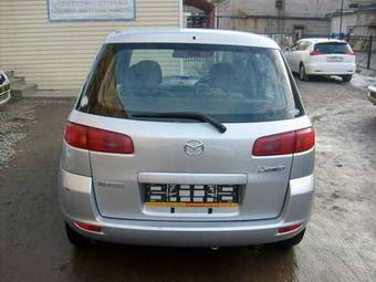 2002 Mazda Demio Photos