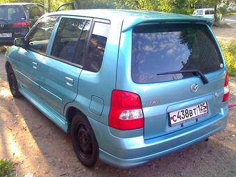 2002 Mazda Demio Photos