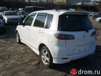 2002 Mazda Demio Photos