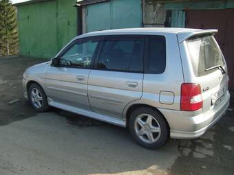 2002 Mazda Demio Pictures