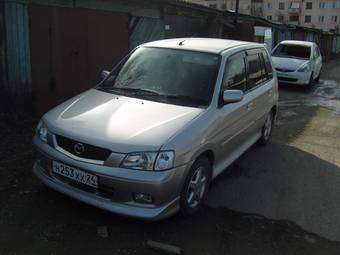 2002 Mazda Demio Pictures