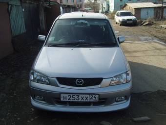 2002 Mazda Demio Photos