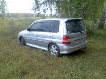 2002 Mazda Demio Photos