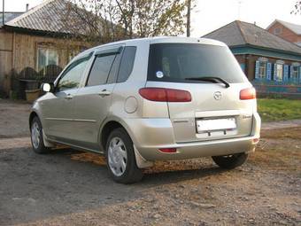 2002 Mazda Demio Photos