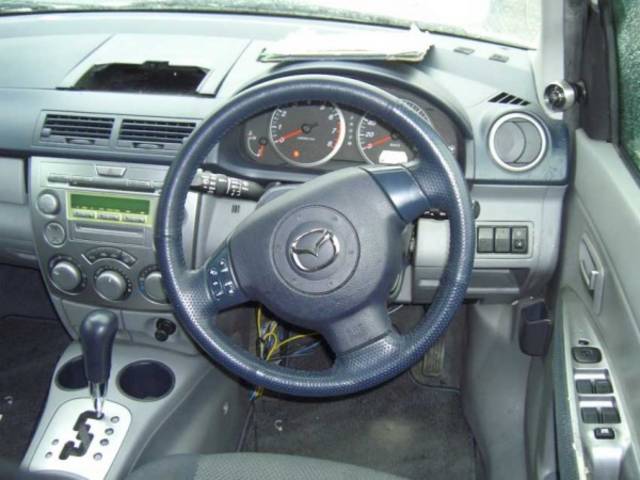 2003 Mazda Demio
