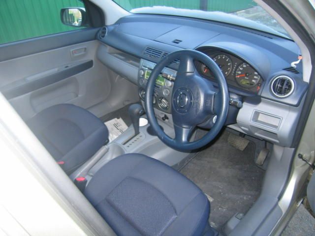 2003 Mazda Demio