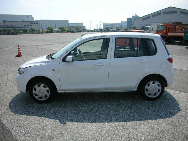 2003 Mazda Demio